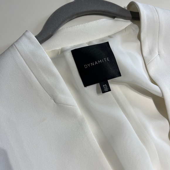 Dynamite Cropped Blazer - Picture 6 of 6